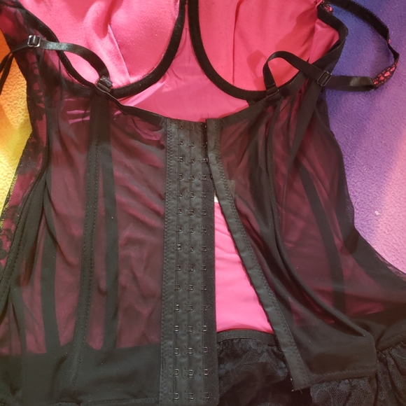 Corset Lingerie - Picture 3 of 4